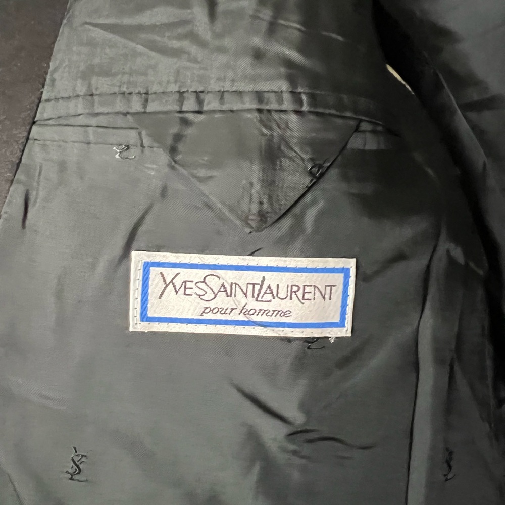 VTG Yves Saint Laurent.